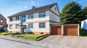 Wohnung in Wermelskirchen mit Garagen